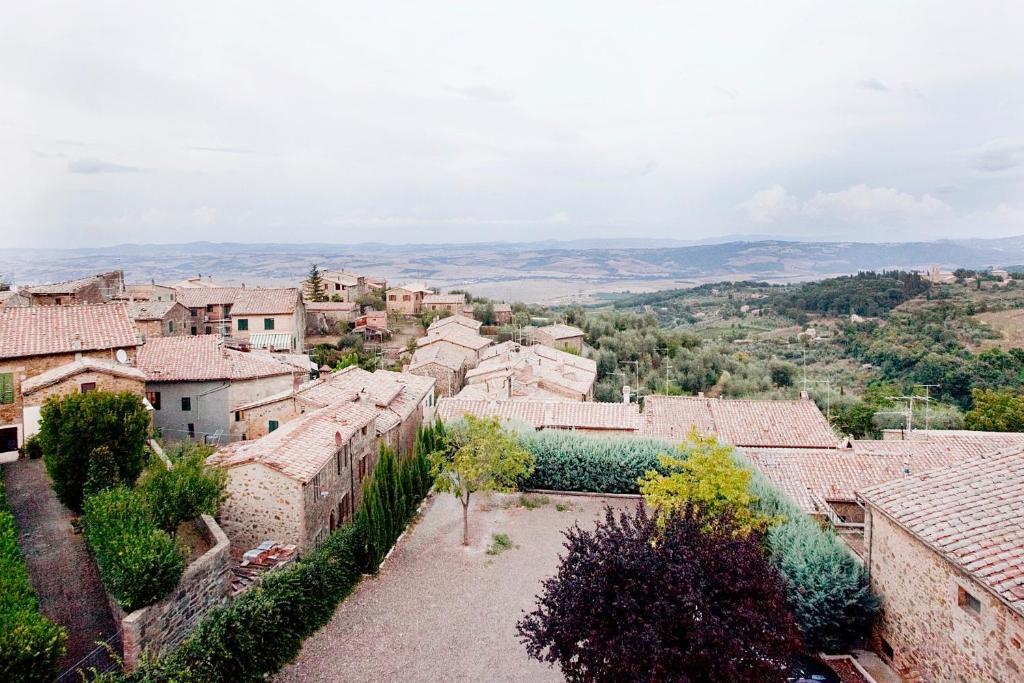Aparthotel Residenza Palazzo Saloni à Montalcino Extérieur photo