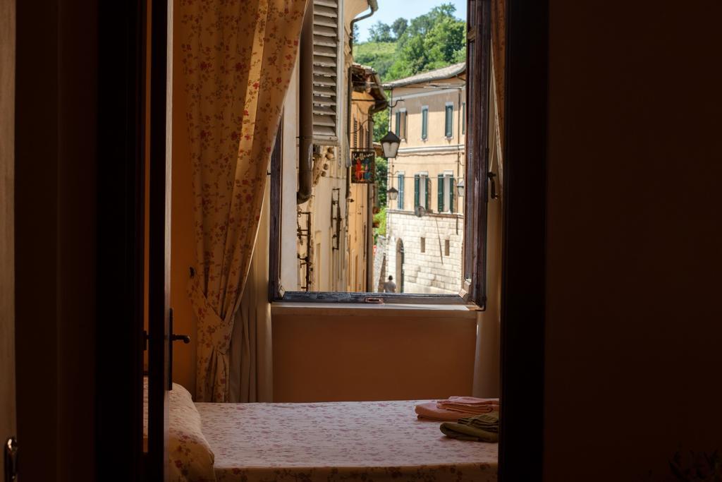 Aparthotel Residenza Palazzo Saloni à Montalcino Extérieur photo